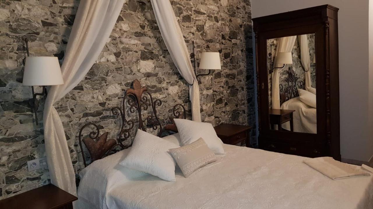 Casa Rural La Puerta Del Rio Lobos Сан-Леонардо-де-Ягуэ Экстерьер фото